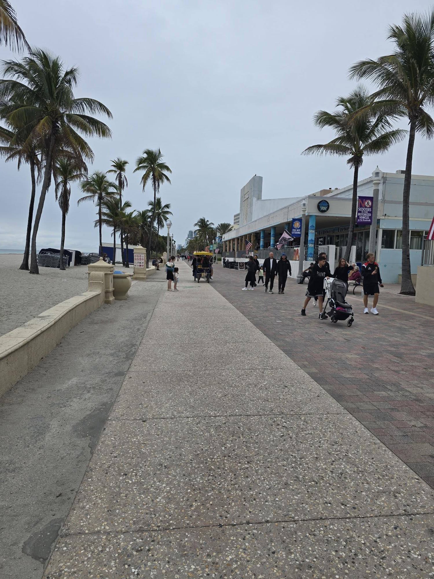 Le Boardwalk côté boutiques de souvenirs
